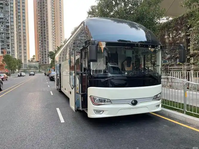 深圳租车车型齐全大巴(30座以上)55座豪华客车宇通客车,海格客车等