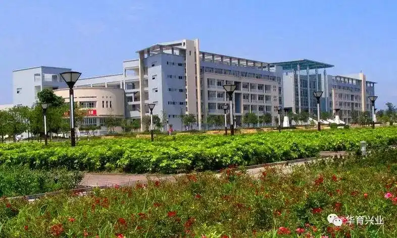 甲骨文华育兴业华育兴业大数据专业建设产品成功落户重庆文理学院