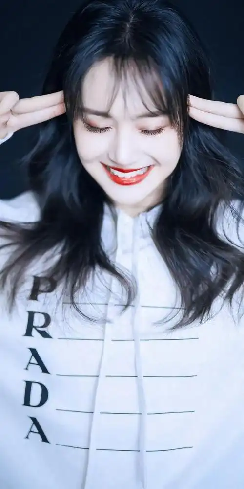 郑爽精美壁纸:清纯可爱,甜美迷人