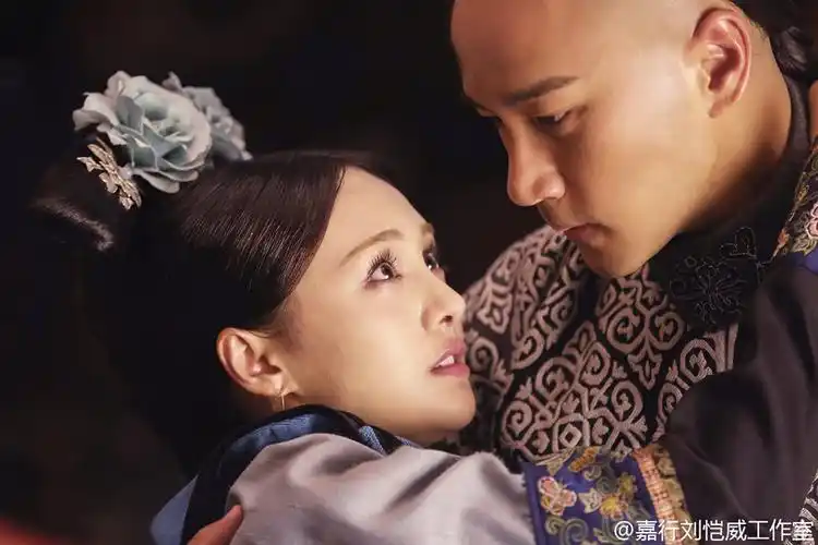 寂寞空庭春欲晚