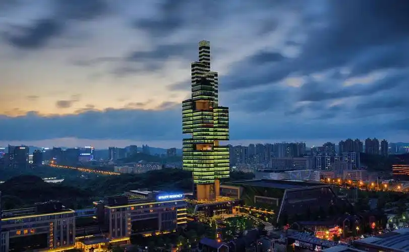 4,贵阳中天201大厦地址:贵州省贵阳市云岩区扶风路仙鹤山森林公园内