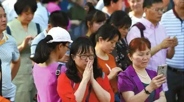 开学最早定在4月20日高三学生等来一个坏消息家长却拍手叫好