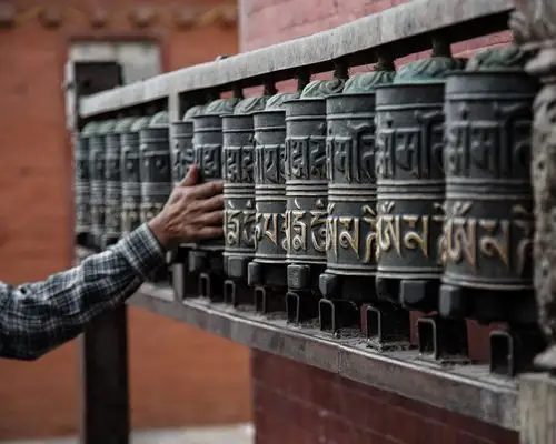 转经筒的故事壁纸