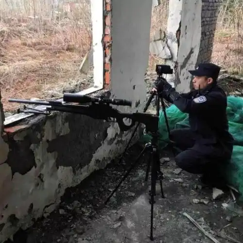 安徽合肥特警黑豹突击队上演超燃真人版吃鸡