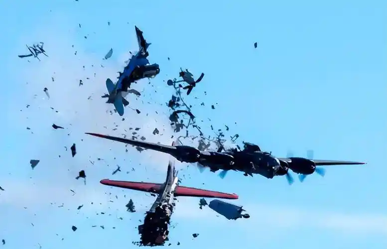 印度2架战机空中相撞坠毁,印军飞机还够摔几年?_飞行员_事故_系统