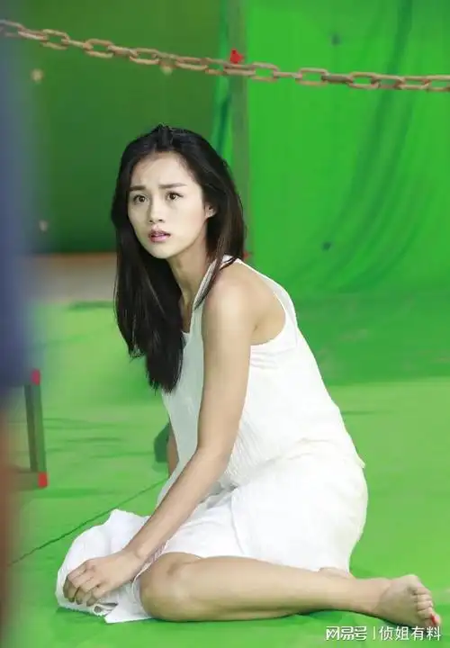 安悦溪真人版镇魂街女主棚拍定妆果足原素材底片什么水平