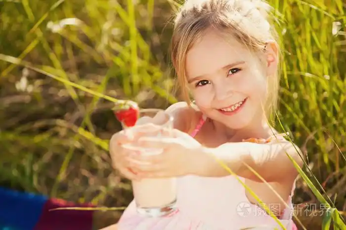 从一个小女孩的微笑