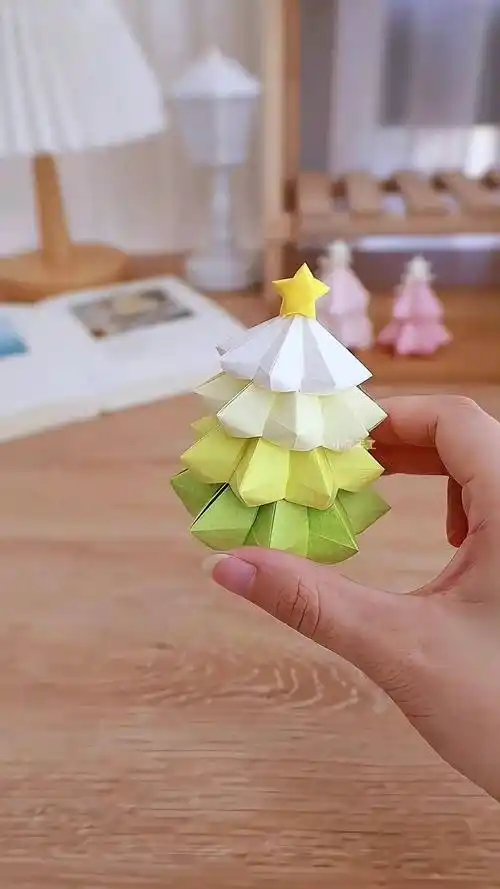 能捧在手心窝的迷你折纸圣诞树,太简单可爱了吧 圣诞节手工做起来圣诞