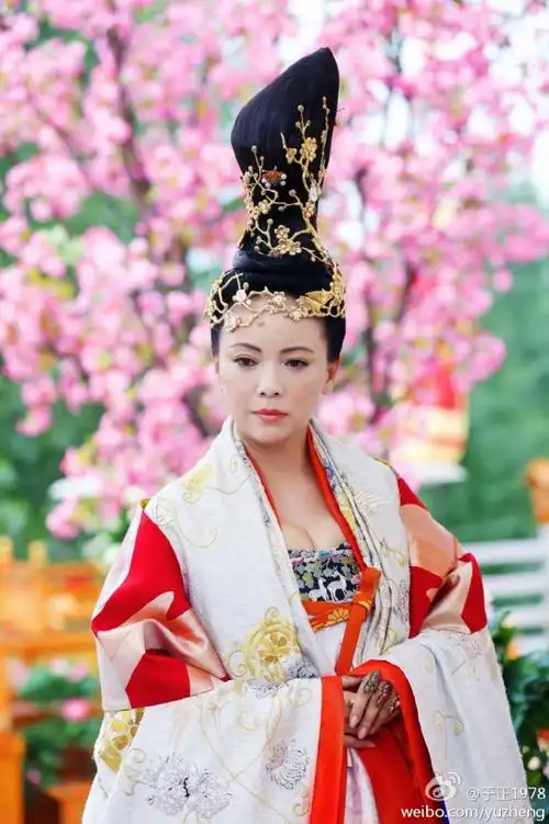 邓萃雯 饰 武则天