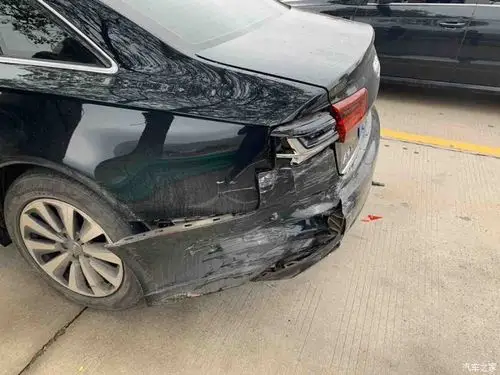 【图】被追尾了好伤心_奥迪a6l论坛_汽车之家论坛