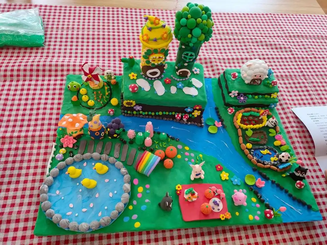 学前教育超轻粘土小组作品 作品主题:开心农场 制作材料:超轻黏土