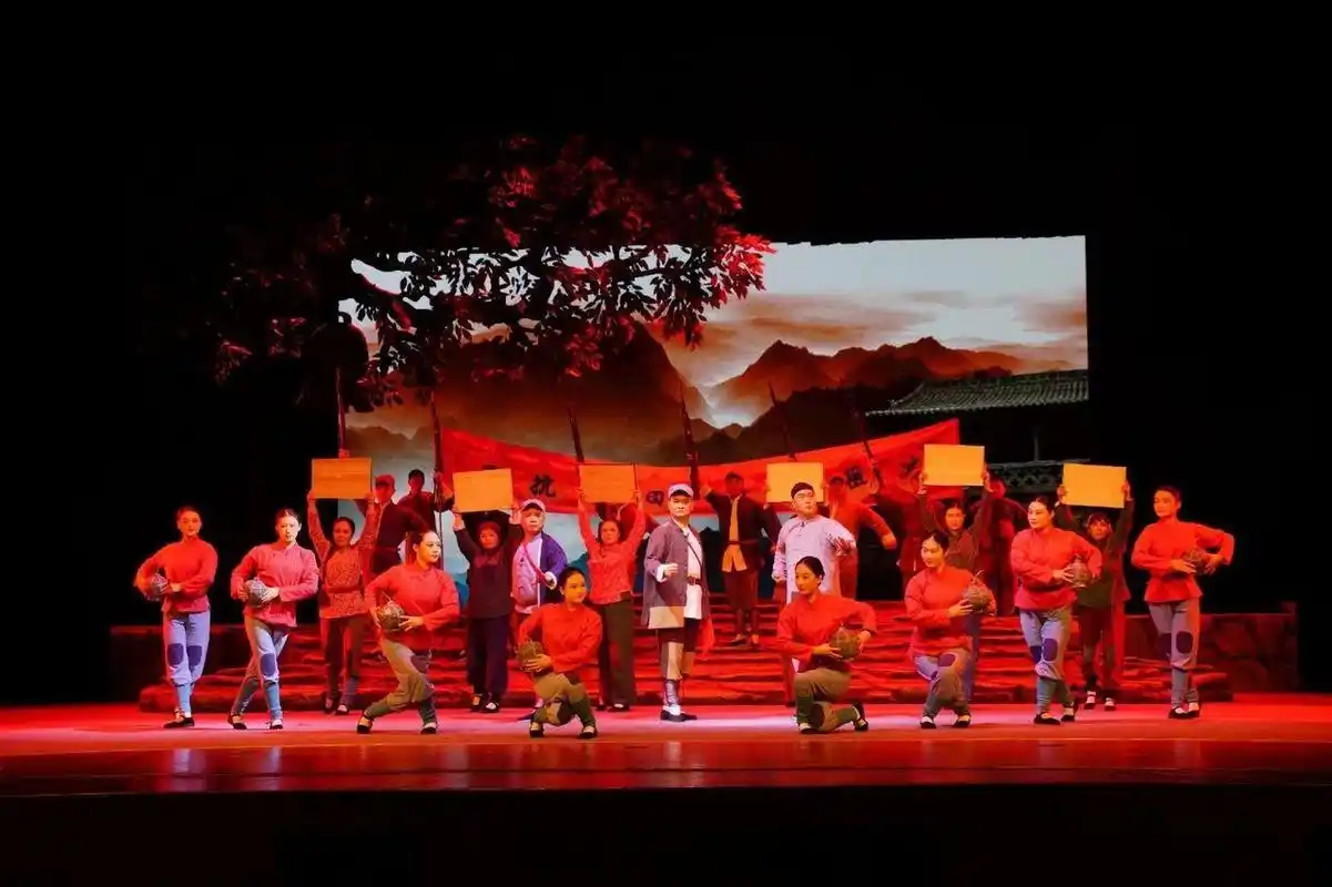 邯郸# 【大型原创红色题材武安平调剧《贺进》成功首演】4月1日,大型