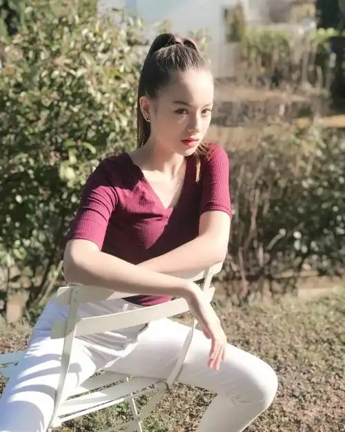 真人版洛丽塔发育得过于好的13岁日德混血儿