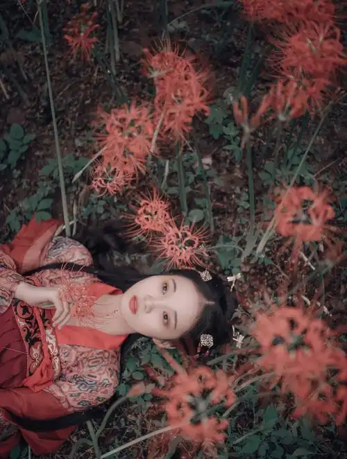 汉服写真第49期《沙华》小编推荐另类的彼岸花少女写真|沙华|汤圆