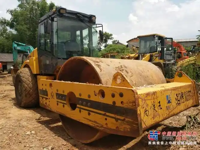 云南出售转让二手2263小时2015年国机重工lss2102单钢轮压路机