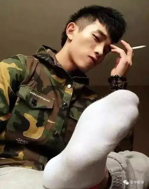 『天天快报』o四川小虎的超大巨物 我和运动帅哥的故事676767