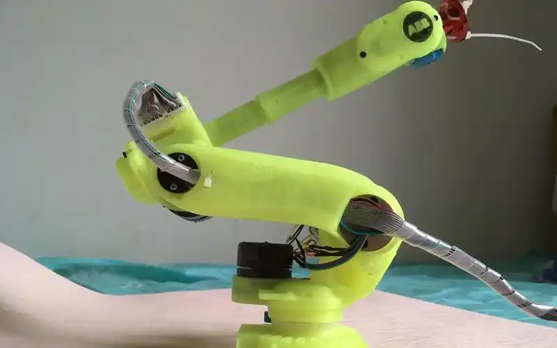 分享一个自己做的瑟瑟发抖的原谅色机器人