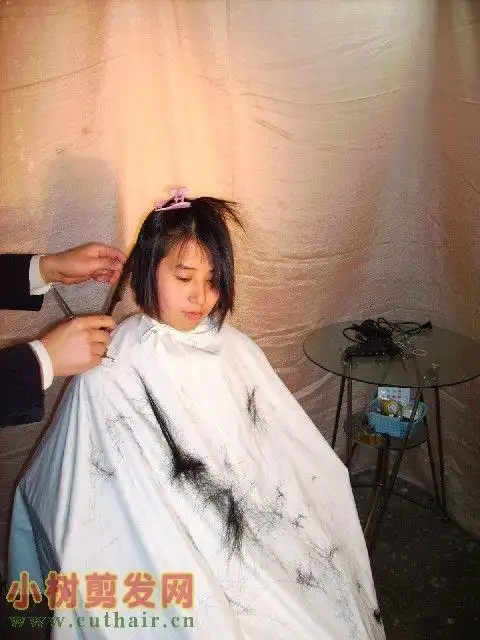 西南交大女生剪hebe样的bob20