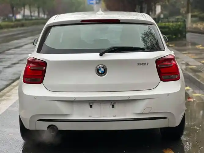 宝马 宝马1系  2012款 118i 运动型图片