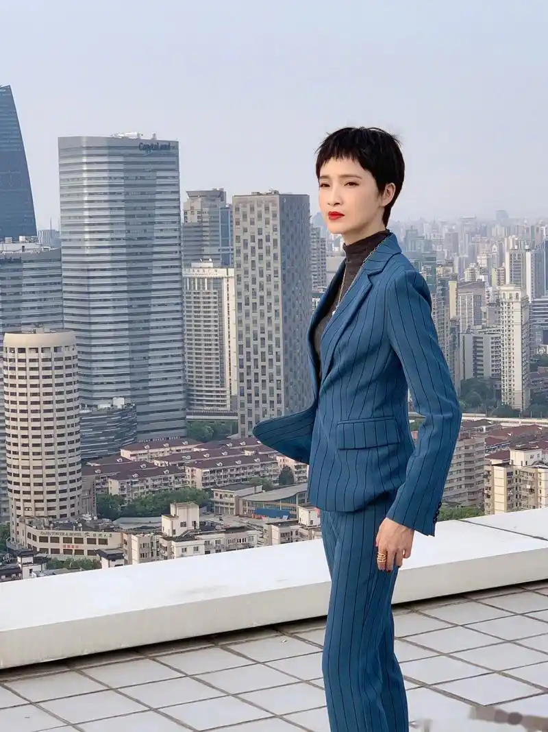 整整两个多月的《盛装》之旅,我们终于杀青啦!