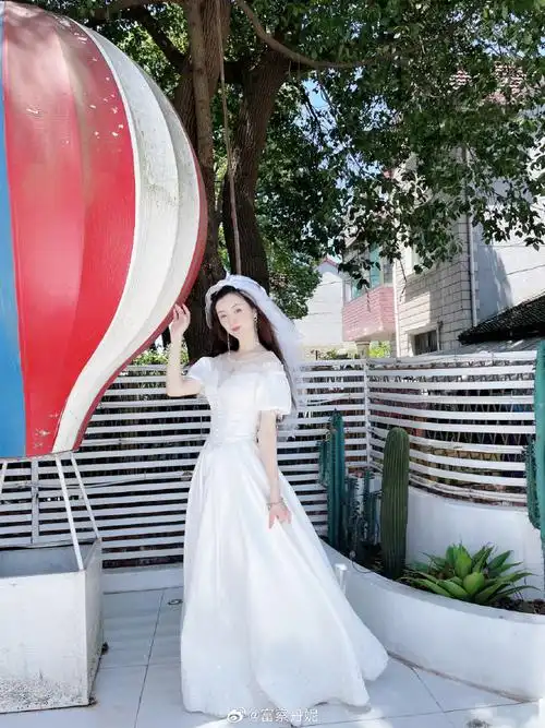 富察寻美之旅##内娱红毯为什么变无聊了##苗苗选择跟郑恺在一起的