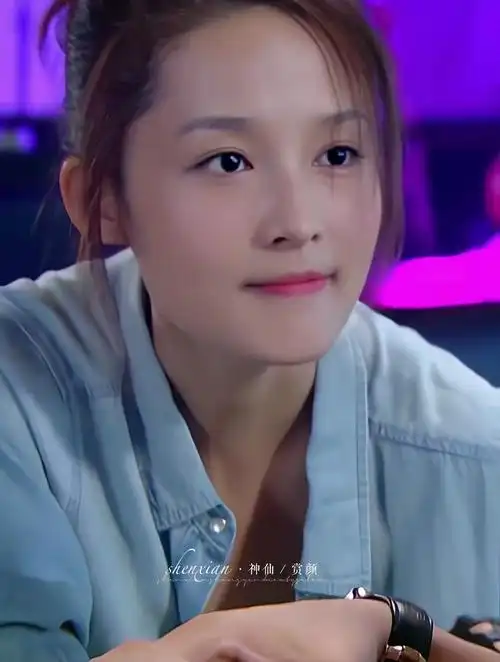 王大陆李沁实锤?当事人发文回应,帖脸拥抱只是职业需求