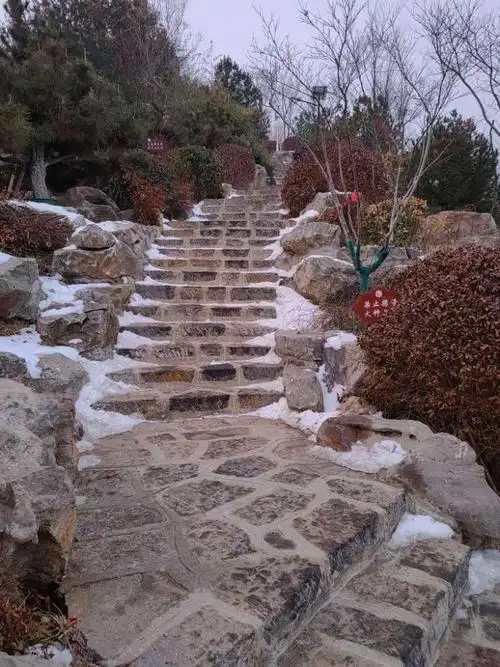 砚泉冬韵泉水沁山间腊月春风迎新年