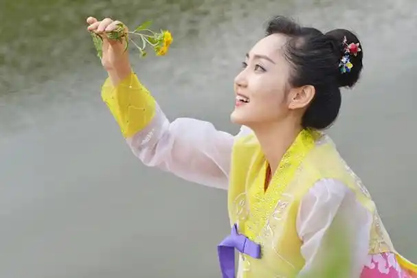 气质非凡的朝鲜族女歌唱家朴银花