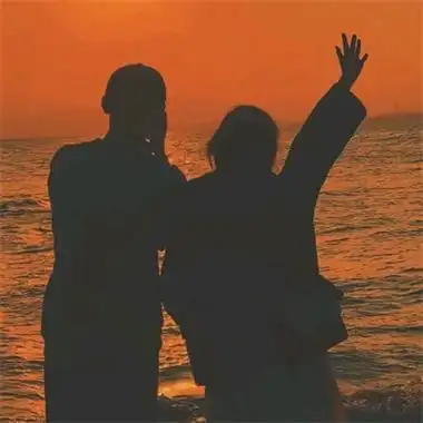 情侣真人背影头像图片合照