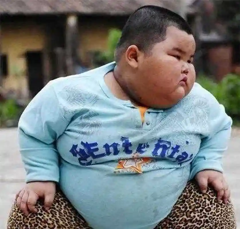 12 岁男孩尿酸飙到 440!