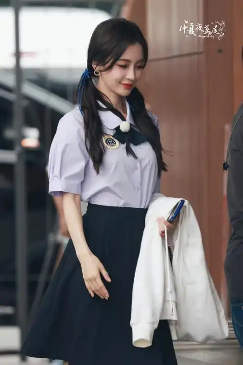 杨颖双马尾校服造型##杨颖泰国校服造型