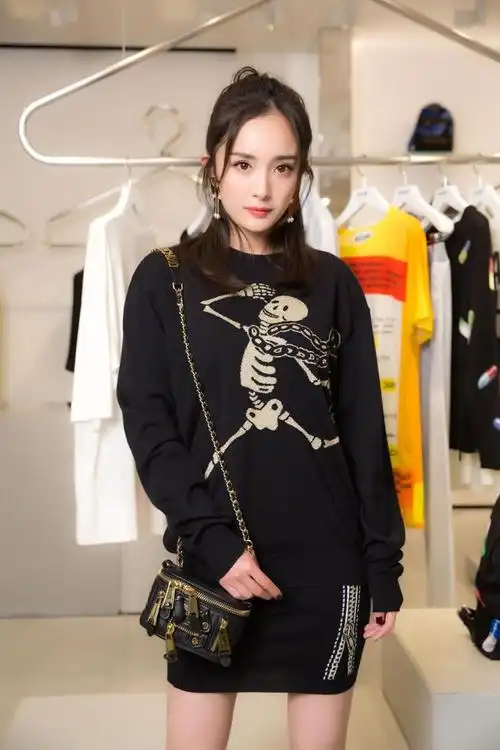 moschino侨福芳草地开业 杨幂亲临演绎2016a/w系列