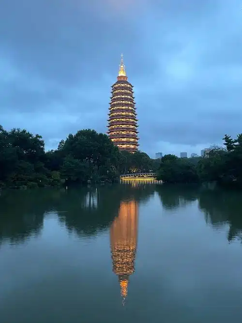 常州市,江苏省地级市,主要景点有"中华恐龙园","春秋淹城遗 - 抖音