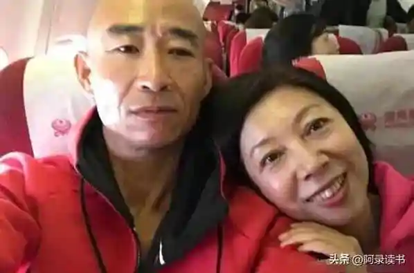 江水:因《亮剑》而红,30岁以前玩摇滚,与妻子丁克30年依旧恩爱