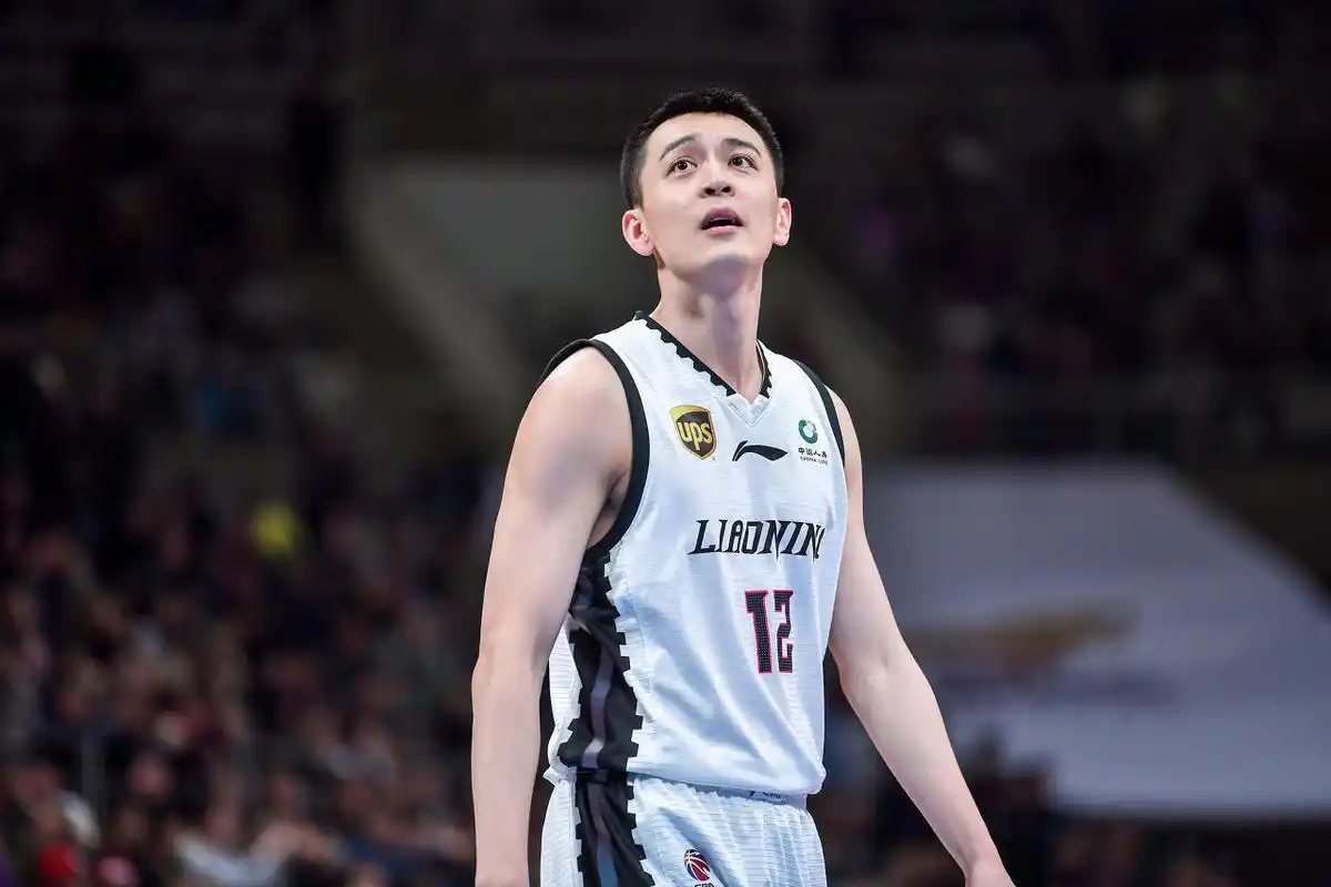 今日图集辽宁男篮颜值担当杨鸣