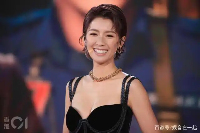 王浩信回内地交流老婆陈自瑶留言引网友猜测