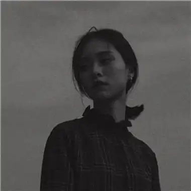 女生沮丧图片黑白色头像彻底死心封心弃爱的女人