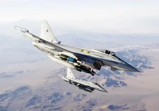 欧洲"台风"战斗机可挂载多种先进的对空,对地武器