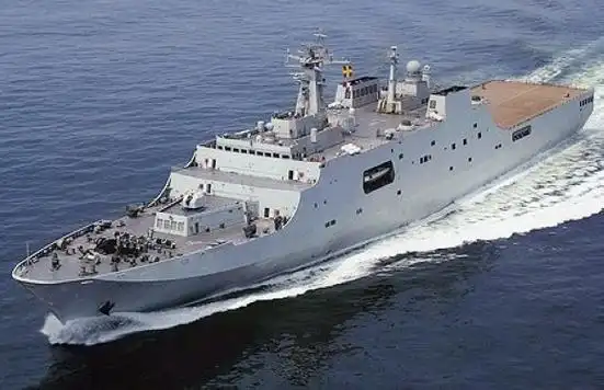中国海军大力发展071型两栖登陆舰 可媲美航母