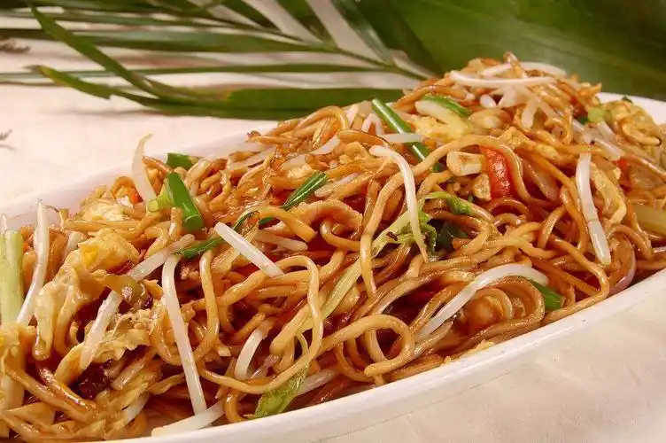 炒面—吃自助餐的时候最吸引人的莫过于甜点了,小小的,看起来很精致