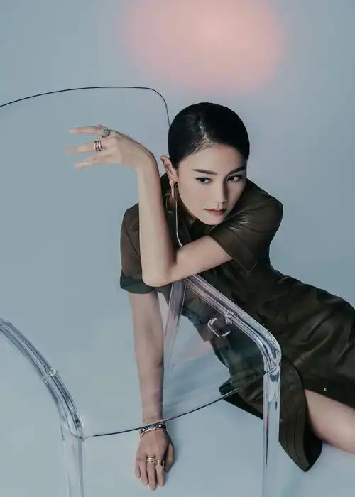 谢安琪:现在觉得内心的平静,我有方法去找回.|十一月号封面人物