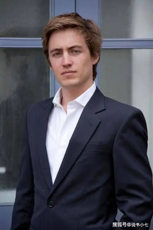 伯爵也是位高山滑雪的运动员,曾经去过奥运会,马佩利·莫茨先生自然也