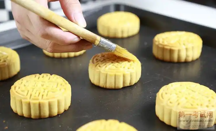 幸福味道新东方制造重庆新东方实拍传统手工月饼制作流程