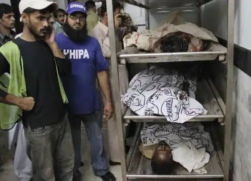 巴基斯坦政客遭枪杀引大规模暴乱 40人死百余伤