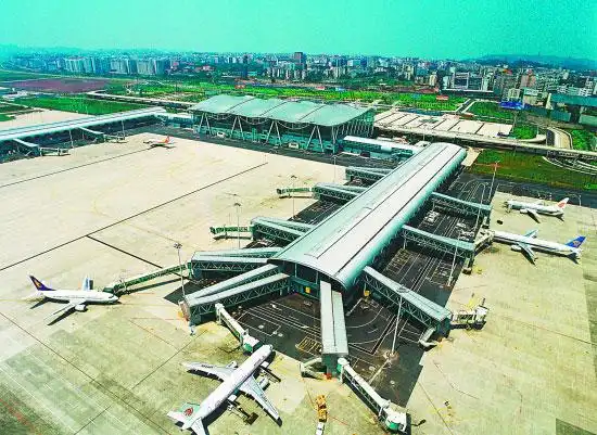 鸟瞰重庆江北国际机场.新制度新区如何大胆去闯?