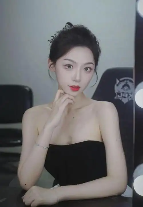 这身材,简直绝了|文章|解说|毕业|英文系|kpl_网易订阅