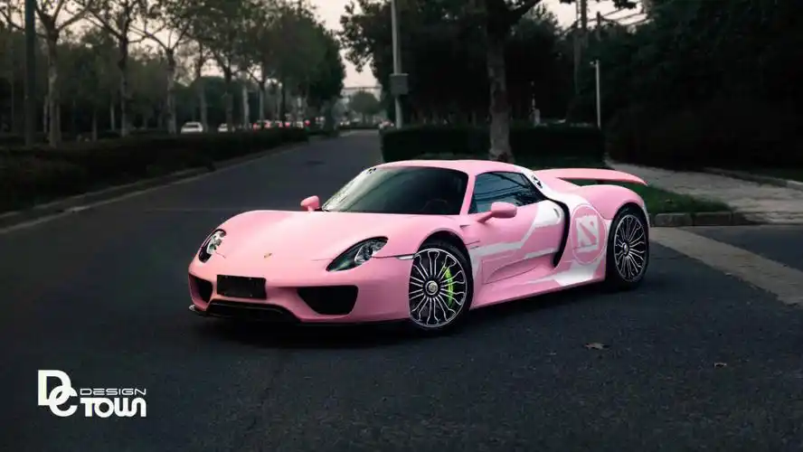 粉色的蛙王喜欢嘛#车身改色膜  #保时捷  #保时捷918  #樱花