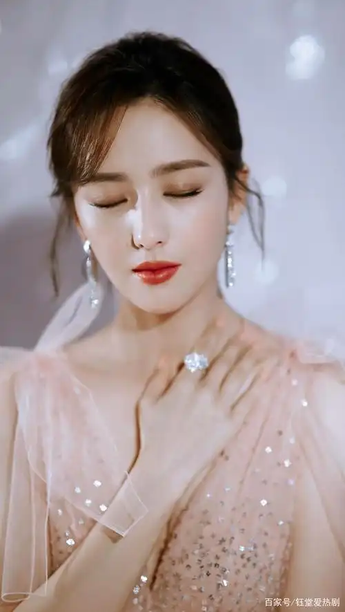 佟丽娅时尚唯美写真照,太漂亮了