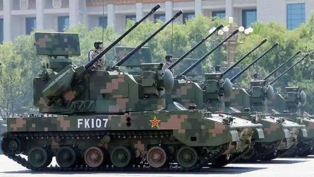 从100毫米到25毫米,解放军高射炮口径越来越小,背后有何考量?