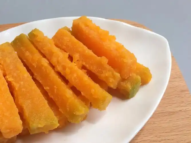 原创2个蛋黄半个南瓜做一道好吃的金沙南瓜条太好吃了